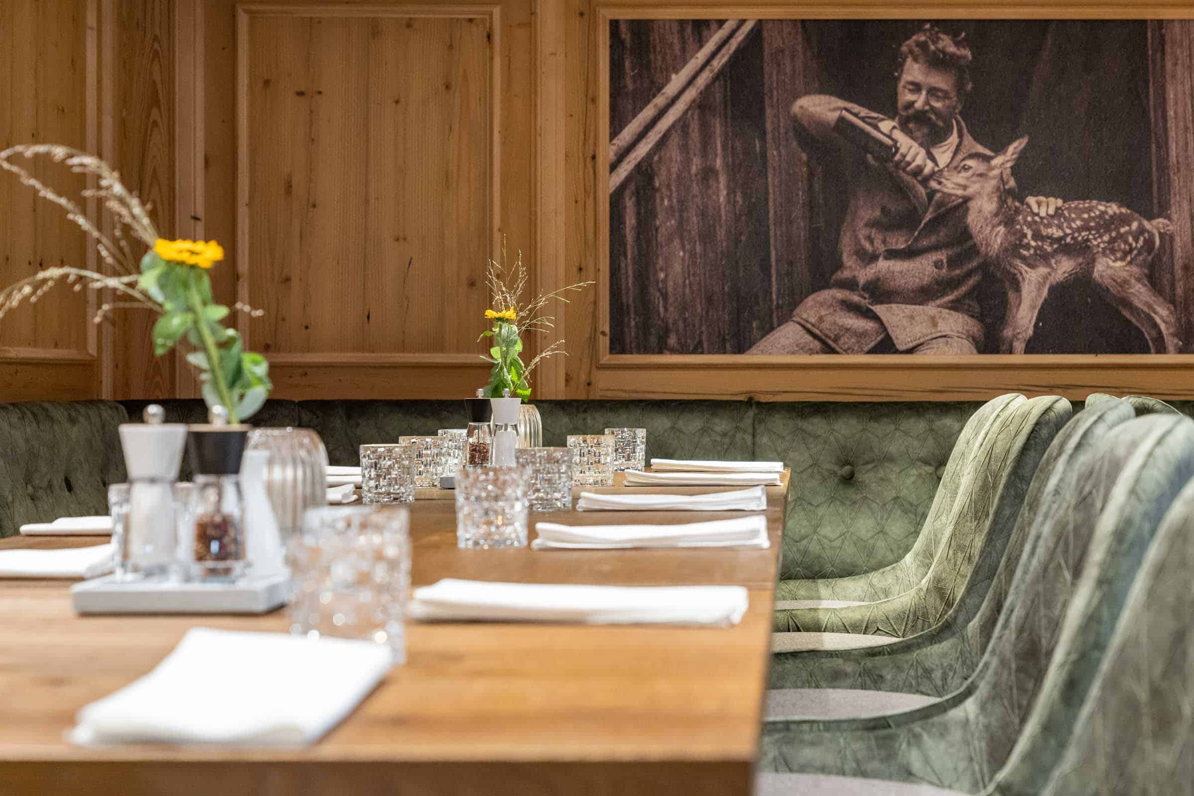 Gedeckter Tisch In Der Ganghofer Stube